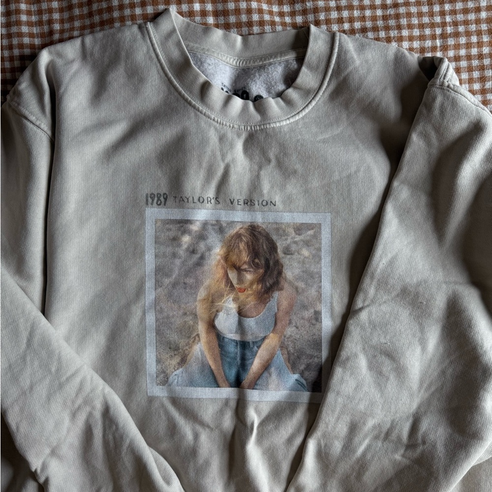 1989 (Taylor’s Version) Seagull Crewneck 3XL